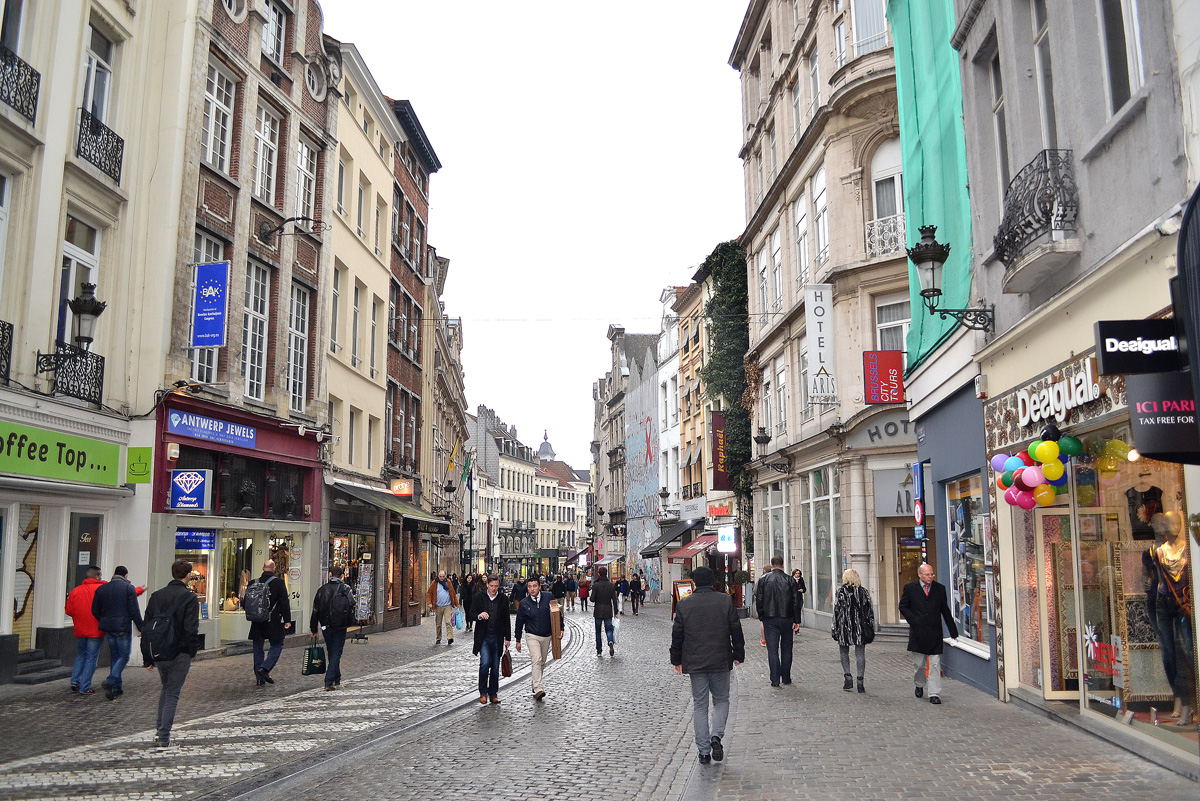Belçikalılar ölkə sərhədlərinin bağlanmasını istəyir