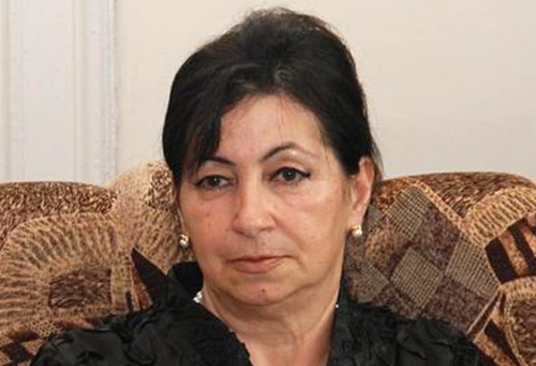 Xəzangül Hüseynova: “Ədəbi mühitimizdə istedadlı gənclər yetişir” (MÜSAHİBƏ)
