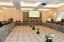 Azərbaycanın hakim partiyasının təşkilatçılığı ilə qondarma "erməni soyqırımı" ilə bağlı müzakirələr aparıldı (FOTO)