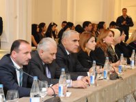 Azərbaycanın hakim partiyasının təşkilatçılığı ilə qondarma "erməni soyqırımı" ilə bağlı müzakirələr aparıldı (FOTO)