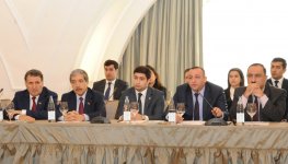 Azərbaycanın hakim partiyasının təşkilatçılığı ilə qondarma "erməni soyqırımı" ilə bağlı müzakirələr aparıldı (FOTO)