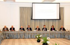Azərbaycanın hakim partiyasının təşkilatçılığı ilə qondarma "erməni soyqırımı" ilə bağlı müzakirələr aparıldı (FOTO)