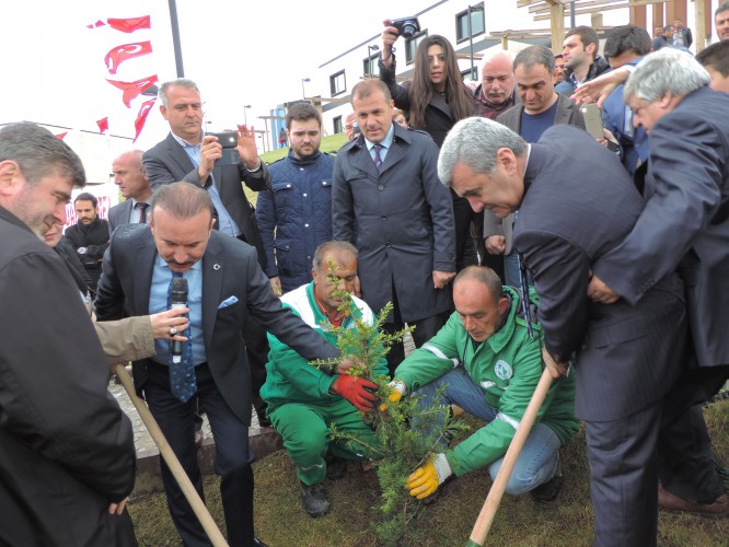 Türkiyənin İzmit şəhərində İlham Əliyev Parkının təməli qoyulub (FOTO)
