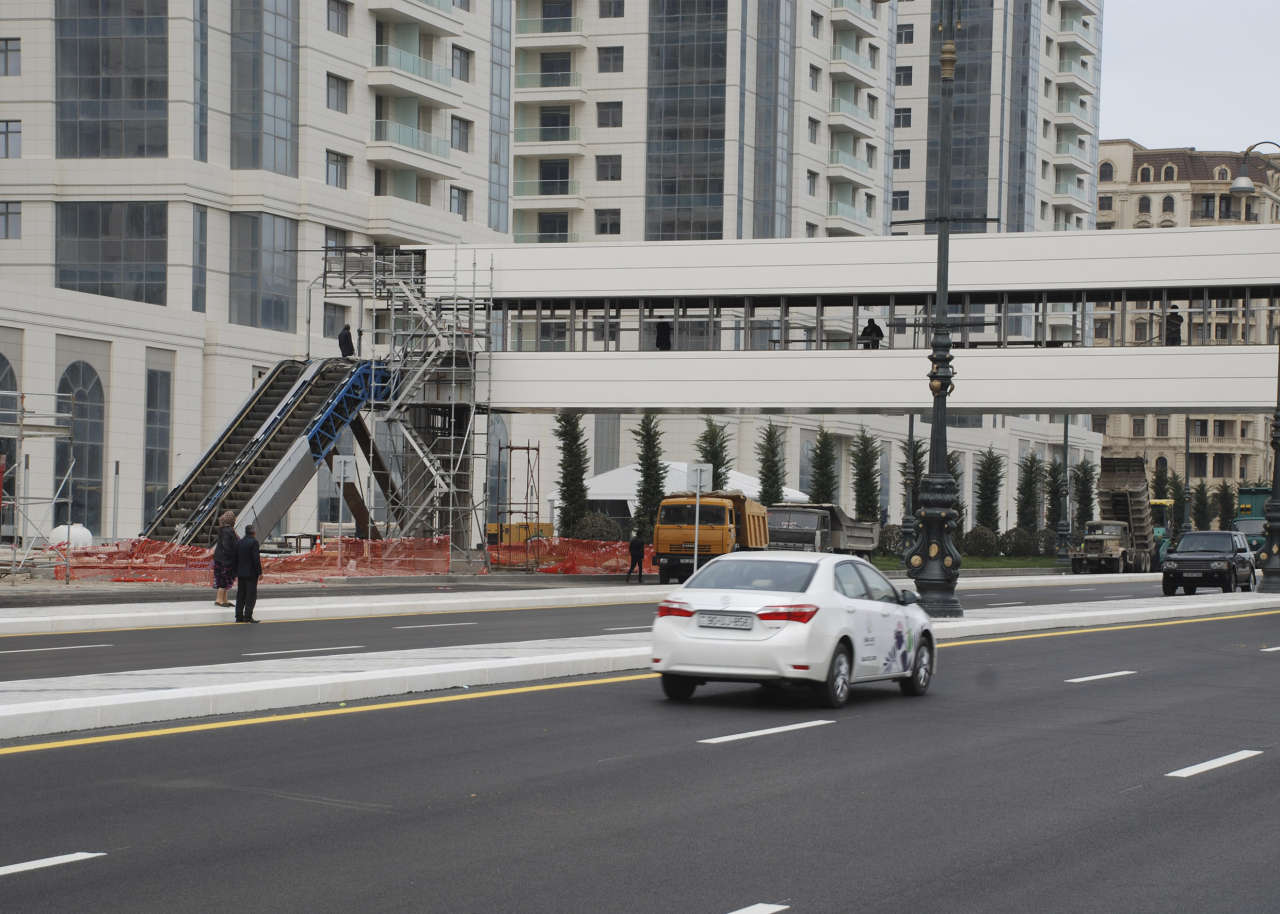 Heydər Əliyev prospektinin digər yan yolu da təmir ediləcək (FOTO)