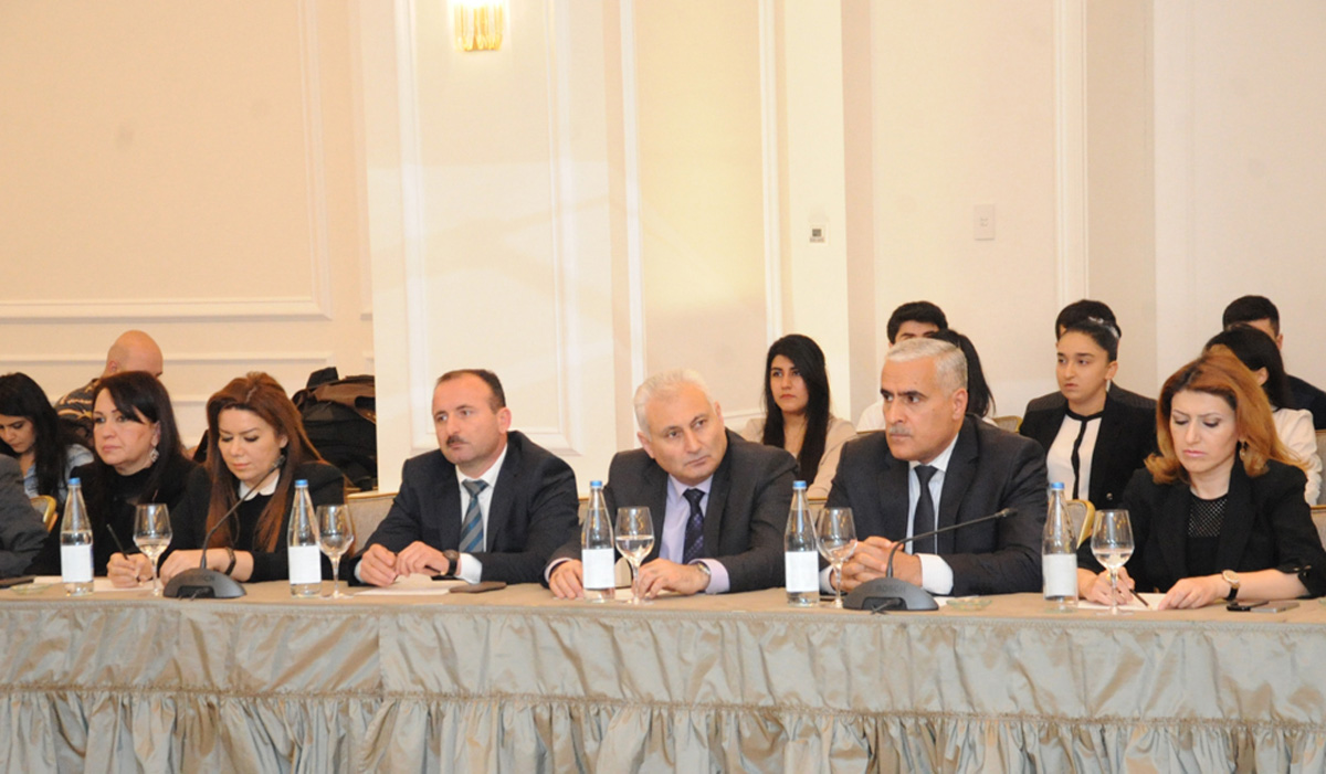 Azərbaycanın hakim partiyasının təşkilatçılığı ilə qondarma "erməni soyqırımı" ilə bağlı müzakirələr aparıldı (FOTO)