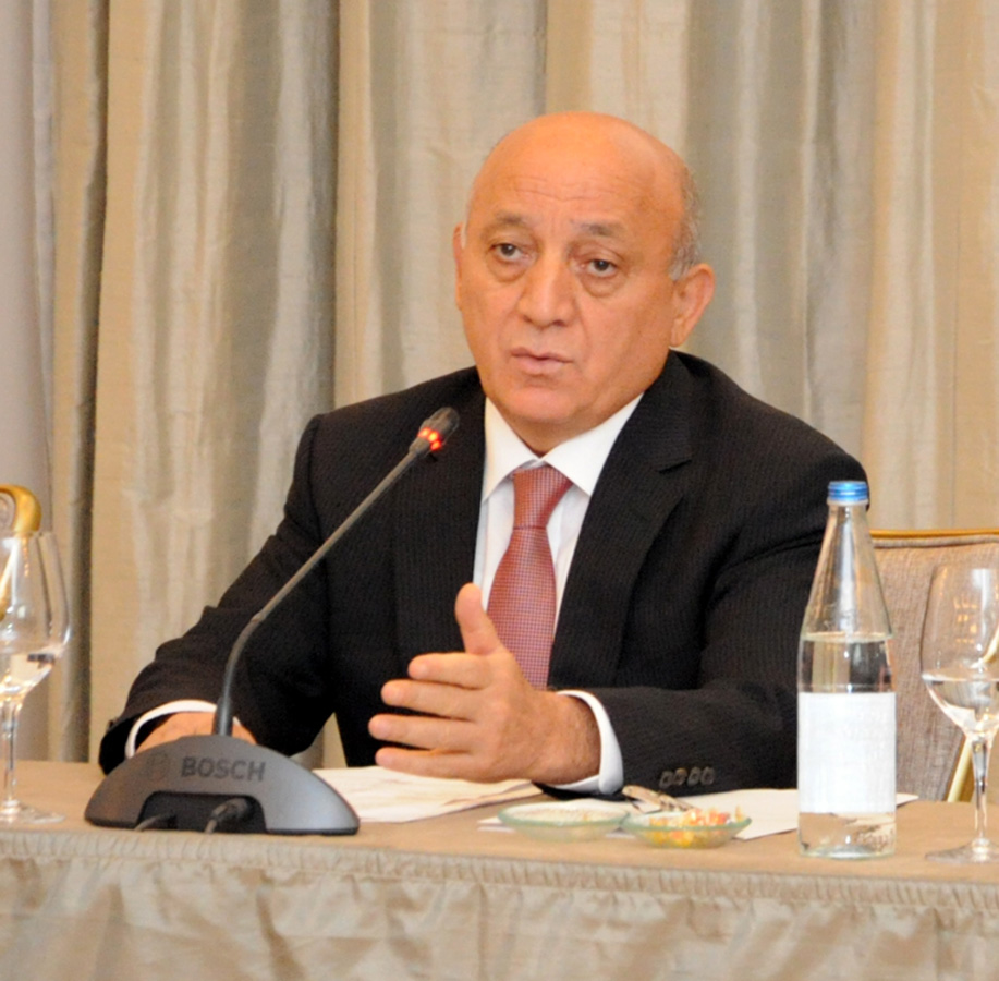 Azərbaycanın hakim partiyasının təşkilatçılığı ilə qondarma "erməni soyqırımı" ilə bağlı müzakirələr aparıldı (FOTO)