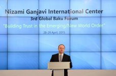 İlham Əliyev: III Qlobal Açıq Cəmiyyətlər Forumu vacib məsələlərin həlli üçün unikal imkandır (FOTO) (ƏLAVƏ OLUNUB)