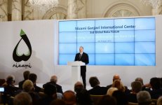 İlham Əliyev: III Qlobal Açıq Cəmiyyətlər Forumu vacib məsələlərin həlli üçün unikal imkandır (FOTO) (ƏLAVƏ OLUNUB)