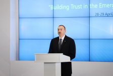 İlham Əliyev: III Qlobal Açıq Cəmiyyətlər Forumu vacib məsələlərin həlli üçün unikal imkandır (FOTO) (ƏLAVƏ OLUNUB)