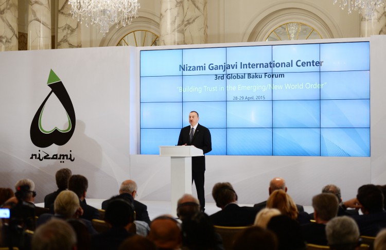 İlham Əliyev: III Qlobal Açıq Cəmiyyətlər Forumu vacib məsələlərin həlli üçün unikal imkandır (FOTO) (ƏLAVƏ OLUNUB)