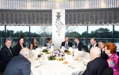 Prezident İlham Əliyevin adından III Qlobal Bakı Forumunun iştirakçılarının şərəfinə ziyafət verilib (FOTO)