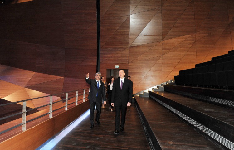 Prezident İlham Əliyev və xanımı Bakı Konqres Mərkəzinin açılışında iştirak ediblər (FOTO)