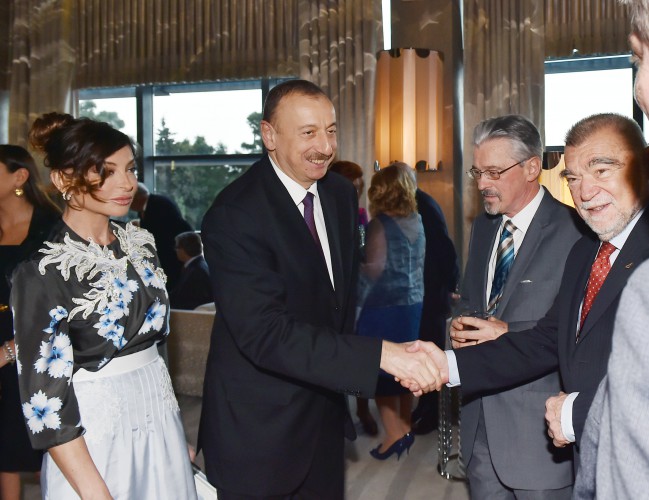 Prezident İlham Əliyevin adından III Qlobal Bakı Forumunun iştirakçılarının şərəfinə ziyafət verilib (FOTO)