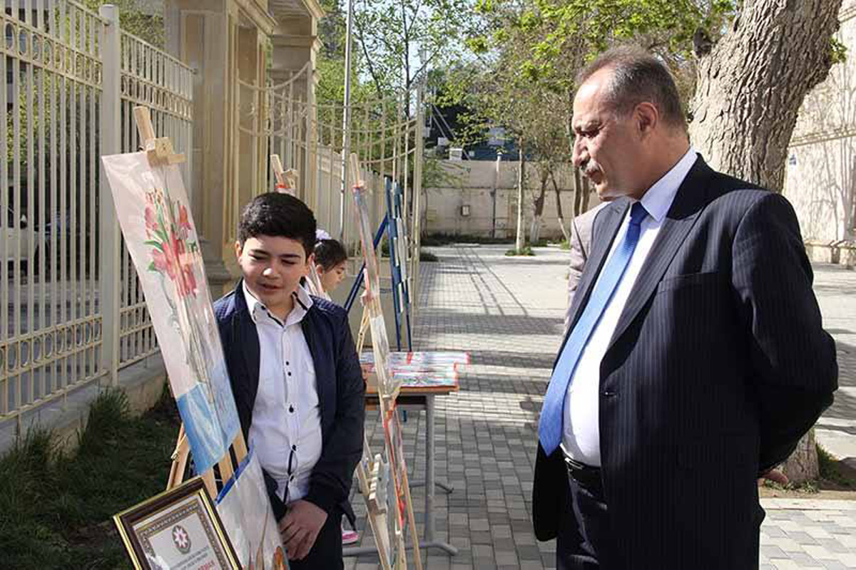 Bilik Fondu 53 saylı məktəbdə "Kitab mənim ən yaxın dostumdur" adlı tədbir keçirib (FOTO)