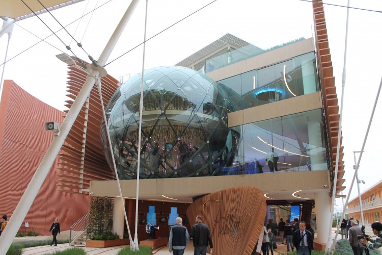 Azərbaycanın da milli pavilyonla təmsil olunduğu "Milan Expo 2015" beynəlxalq sərgisi açılıb (FOTO)