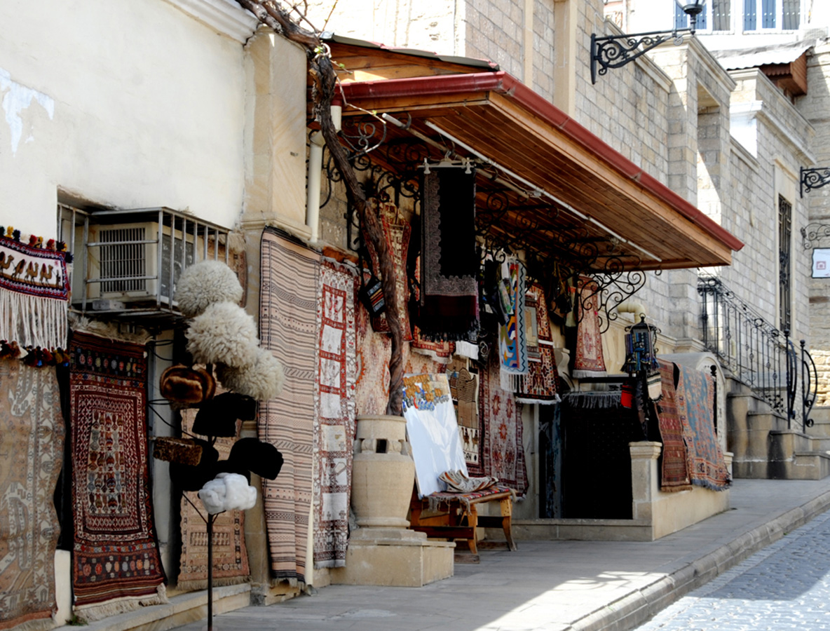 I Avropa Oyunlarına gələcək turistlər üçün: canlı tarix İçərişəhər (FOTO)