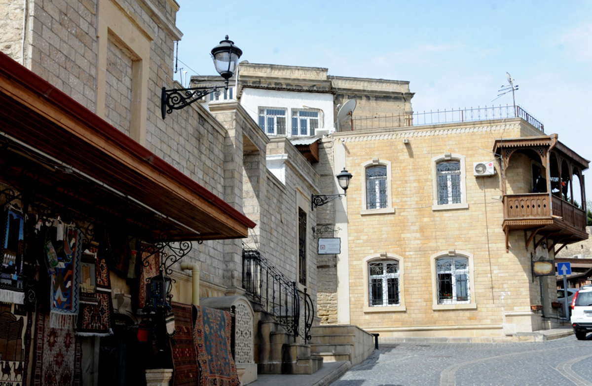 I Avropa Oyunlarına gələcək turistlər üçün: canlı tarix İçərişəhər (FOTO)