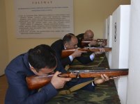 Jurnalistlər arasında ən yaxşı güllə atıcıları kimdir?