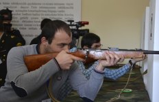 Jurnalistlər arasında ən yaxşı güllə atıcıları kimdir?