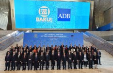 Prezident İlham Əliyev: AİB-in Azərbaycana ayırdığı vəsait xalqımız və ölkə iqtisadiyyatı üçün faydalı olacaq (ƏLAVƏ OLUNUB 2) (FOTO)