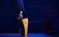 Prezident İlham Əliyev: AİB-in Azərbaycana ayırdığı vəsait xalqımız və ölkə iqtisadiyyatı üçün faydalı olacaq (ƏLAVƏ OLUNUB 2) (FOTO)