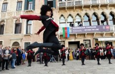 Leyla Əliyeva 56-cı “Venesiya Biennalesi” çərçivəsində Azərbaycan pavilyonunda iki sərginin açılışında iştirak edib (FOTO)