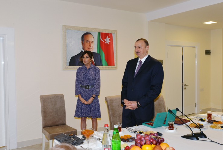 Prezident İlham Əliyev və xanımı yeni inzibati binanın açılışında iştirak ediblər (FOTO)