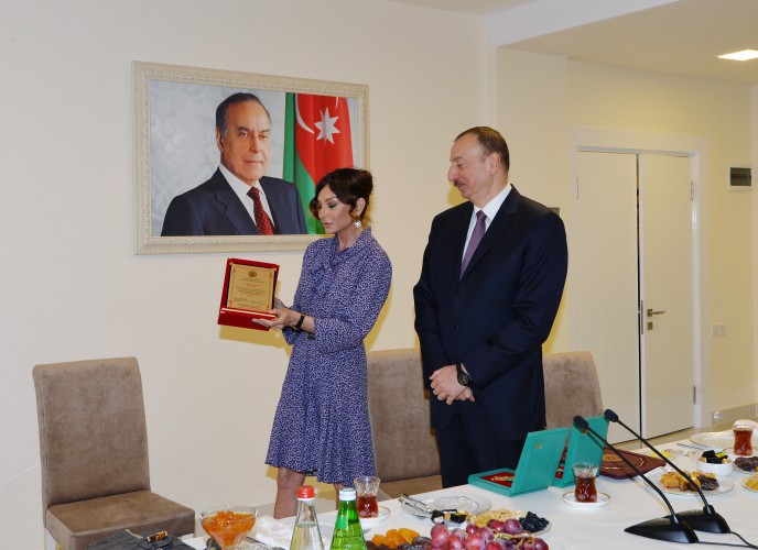 Prezident İlham Əliyev və xanımı yeni inzibati binanın açılışında iştirak ediblər (FOTO)