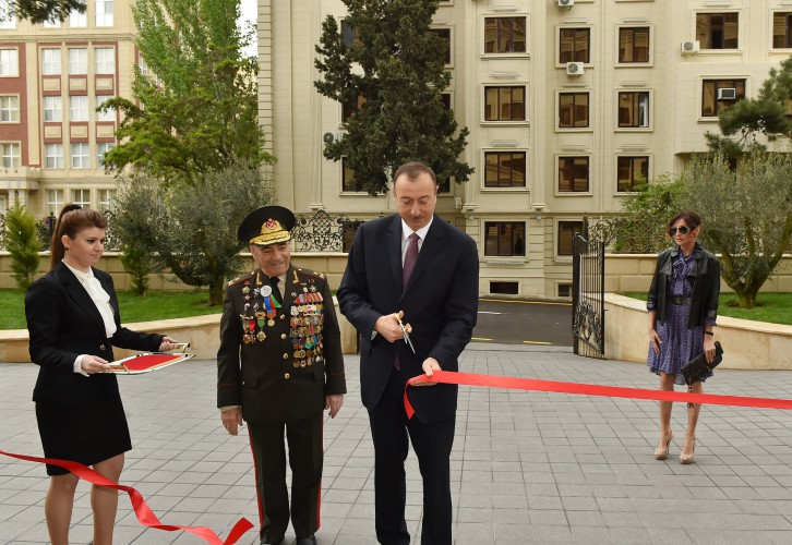 Prezident İlham Əliyev və xanımı yeni inzibati binanın açılışında iştirak ediblər (FOTO)