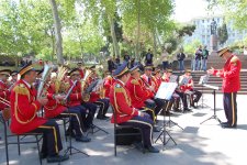 Bakıda Silahlı Qüvvələrin orkestrinin nümunəvi çıxışı (FOTO)
