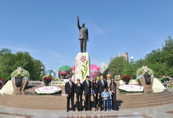 Prezident İlham Əliyev və xanımı paytaxtda təşkil olunmuş Gül bayramında iştirak ediblər (FOTO)