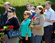 Azərbaycan ictimaiyyəti ümummilli lider Heydər Əliyevin anadan olmasının 92-ci ildönümünü qeyd edir (FOTO)