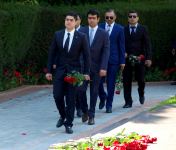 Azərbaycan ictimaiyyəti ümummilli lider Heydər Əliyevin anadan olmasının 92-ci ildönümünü qeyd edir (FOTO)
