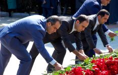 Azərbaycan ictimaiyyəti ümummilli lider Heydər Əliyevin anadan olmasının 92-ci ildönümünü qeyd edir (FOTO)