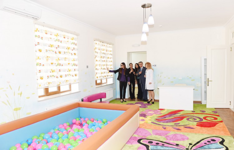 Mehriban Əliyeva Bakıda 1 nömrəli körpələr evinin yenidənqurmadan sonra açılışında iştirak edib (FOTO)