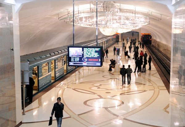 Metroda tibbi maskalardan istifadə edilməsi sərbəstdir - AÇIQLAMA
