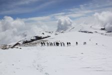 “Heydər zirvəsi”nə kütləvi yürüş başa çatıb (FOTO)