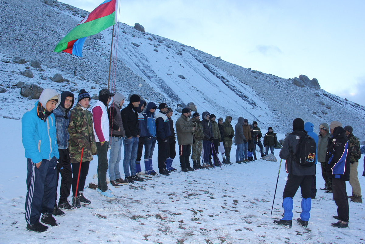 “Heydər zirvəsi”nə kütləvi yürüş başa çatıb (FOTO)