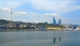 Turistlərin zövq alacağı məkan: Bakı buxtası, dəniz gəzintisi (FOTO)