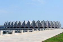 Turistlərin zövq alacağı məkan: Bakı buxtası, dəniz gəzintisi (FOTO)