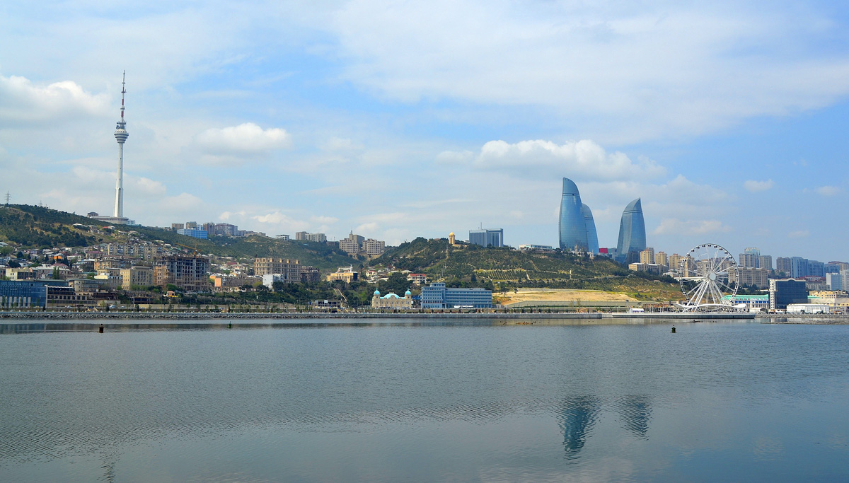 Turistlərin zövq alacağı məkan: Bakı buxtası, dəniz gəzintisi (FOTO)