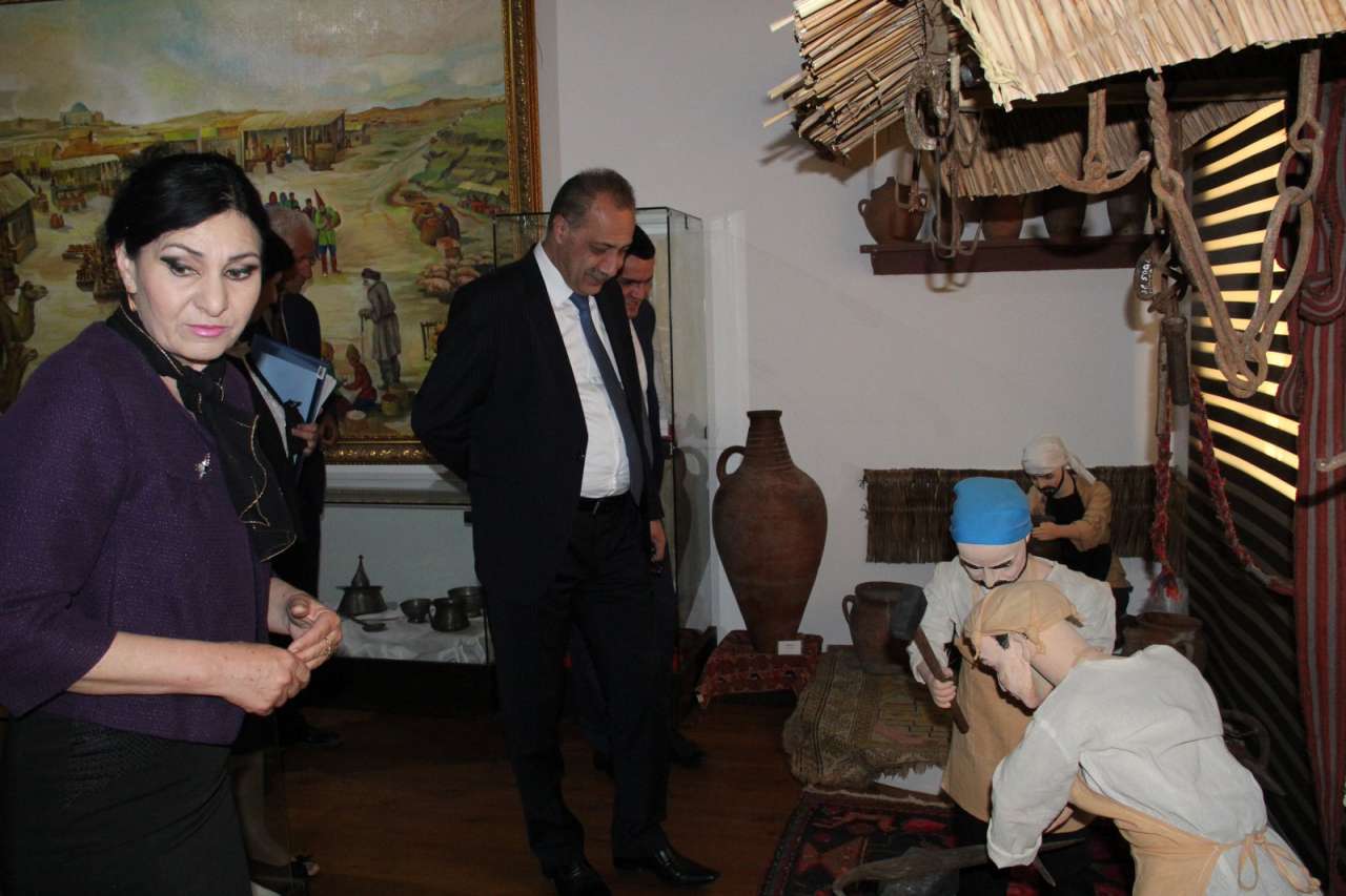 Bilik Fondu Saatlıda görüşlər keçirdi (FOTO)