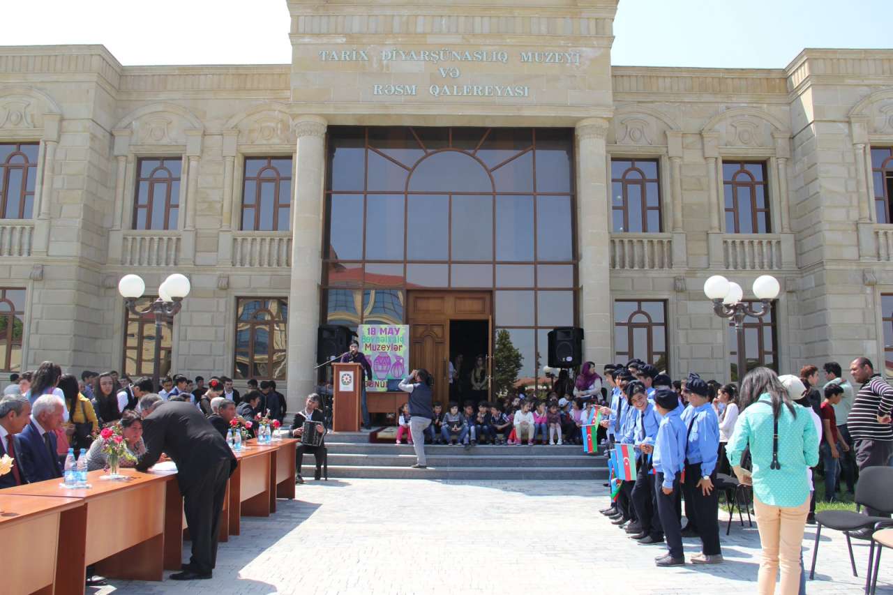 Bilik Fondu Saatlıda görüşlər keçirdi (FOTO)