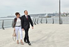 Prezident İlham Əliyev və xanımı Bakı Ağ Şəhər bulvarında yaradılan şəraitlə tanış olublar (FOTO)