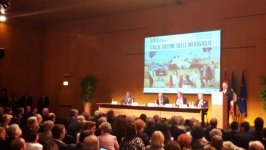 Turin kitab sərgisinin ziyarətçiləri Azərbaycan pavilyonuna böyük maraq göstərirlər (FOTO)
