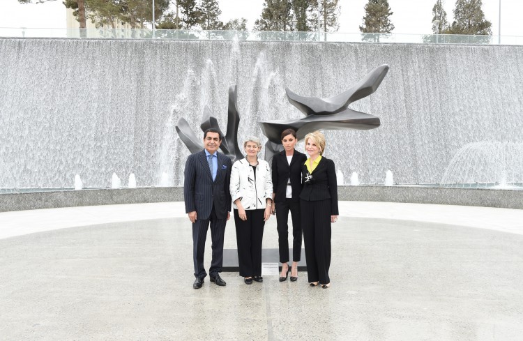 Birinci xanım Mehriban Əliyeva Bakıda “Sülh ağacı”nın açılış mərasimində iştirak edib (FOTO)