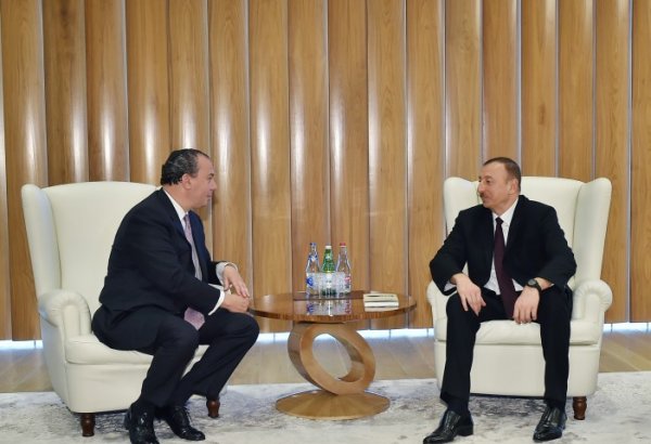 İlham Əliyev ABŞ-da yerləşən Etnik Anlaşma Fondunun sədrini qəbul edib (FOTO)