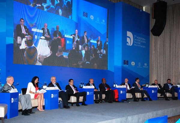 Bakıda müştərək rifah halının yüksəldilməsində dini liderlərin rolu müzakirə olunub (FOTO)