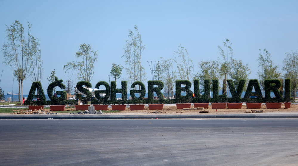 Bakı-2015: Yeni Ağ Şəhər bulvarında gəzinti (FOTO)