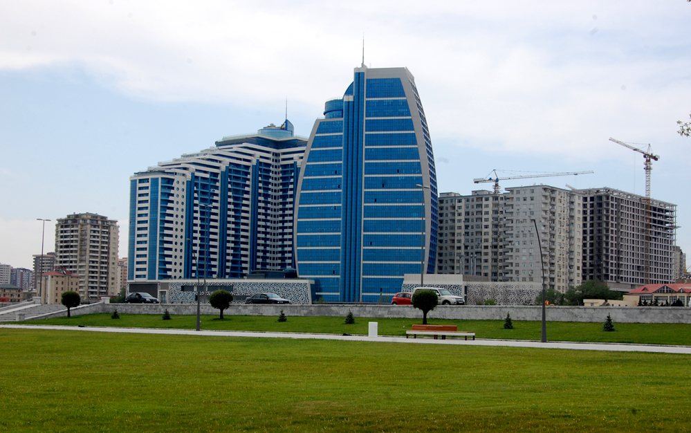 Bakı-2015: Yeni Ağ Şəhər bulvarında gəzinti (FOTO)